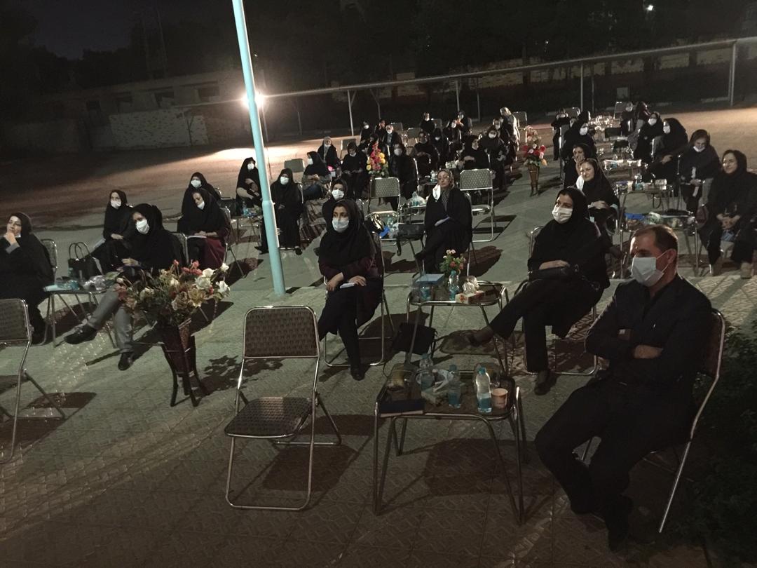 اولین جلسه شورای دبیران دبیرستان دوره دوم فرزانگان برگزار شد